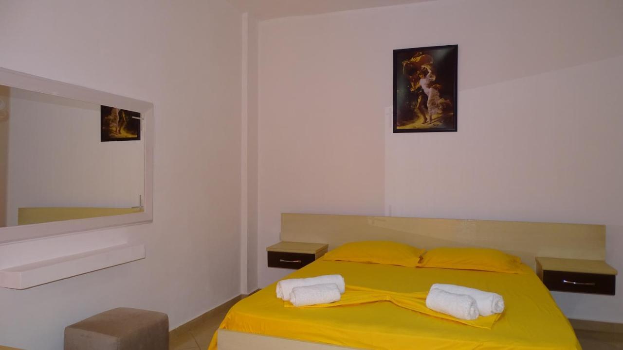 Hotel Arsenal Εξαμίλιο Εξωτερικό φωτογραφία