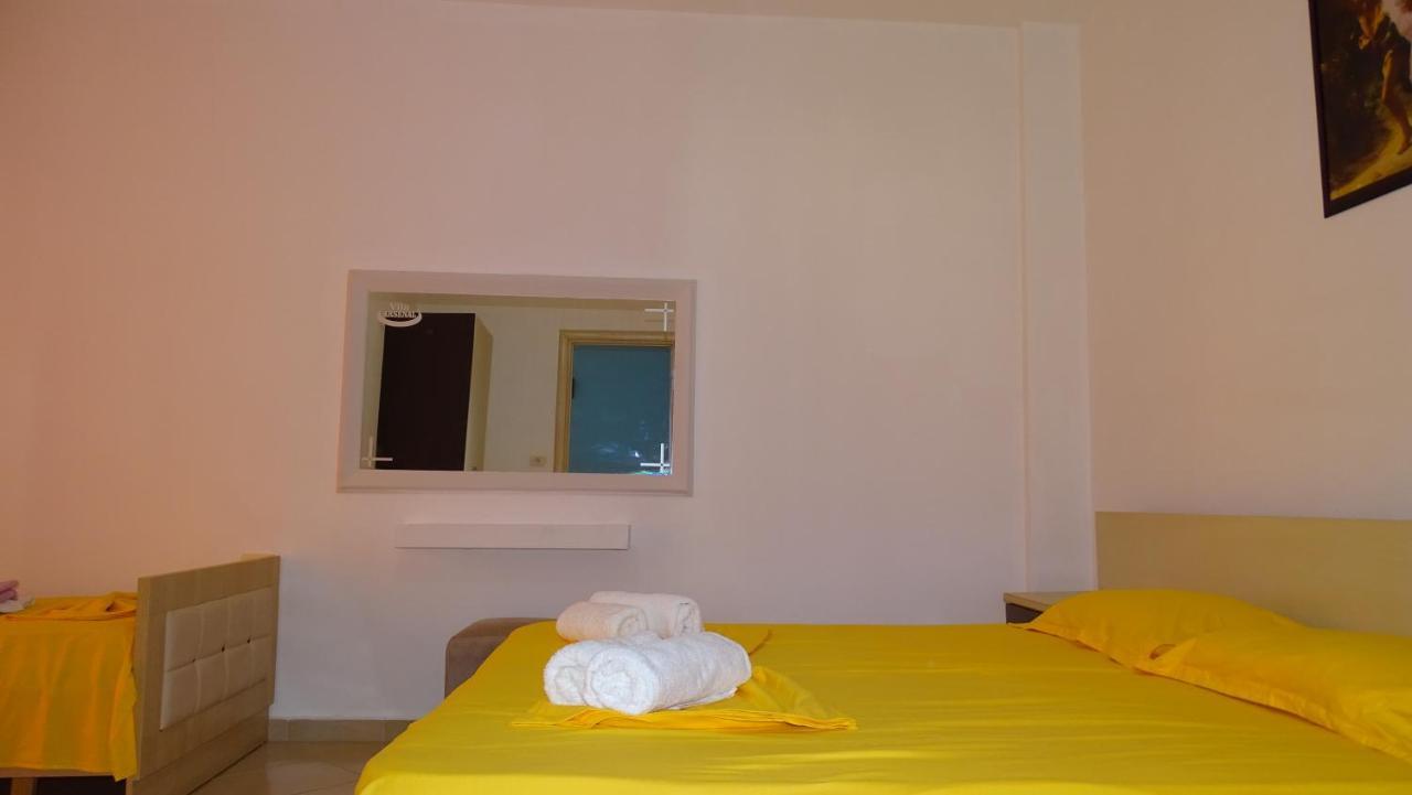 Hotel Arsenal Εξαμίλιο Εξωτερικό φωτογραφία